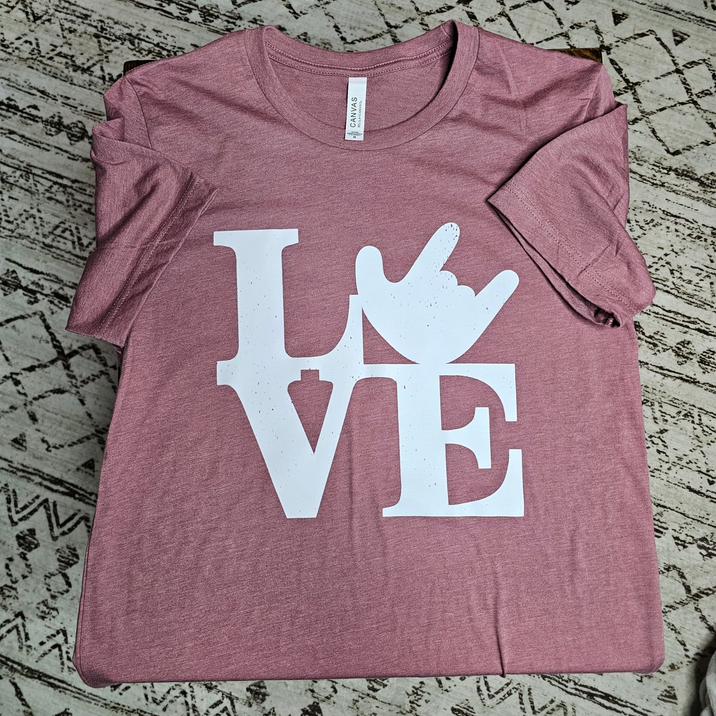 T-Shirt - LOVE w/ ILU Hand white print